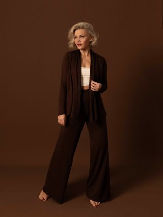 Nová kolekcia LOUNGEWEAR je tu! Teraz iba k Vianociam s vlnenými ponožkami ako DARČEK 🎄🎄 Počet je veľmi limitovaný -...